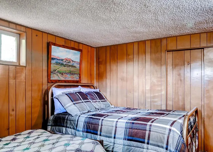 Charming Tropic Home By A Farm Near Bryce Canyon!